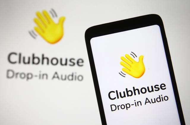 UKRAINE - 2021/02/17: In this photo illustration the Clubhouse logo of an audio-chat social networking app is seen on a smartphone screen. (Photo Illustration by Pavlo Gonchar/SOPA Images/LightRocket via Getty Images)